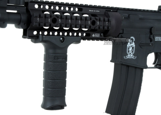 Madbull Stark Equipment SE-3 Vertical Grip for RIS